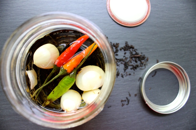 black tea garlic habenero